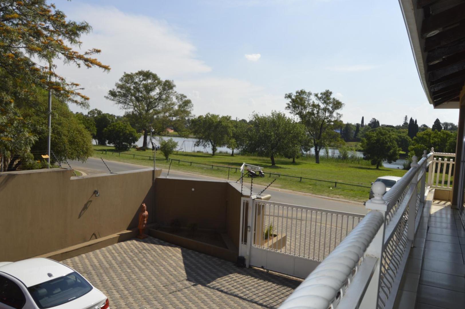 Lakeview Boutique Hotel & Conference Centre