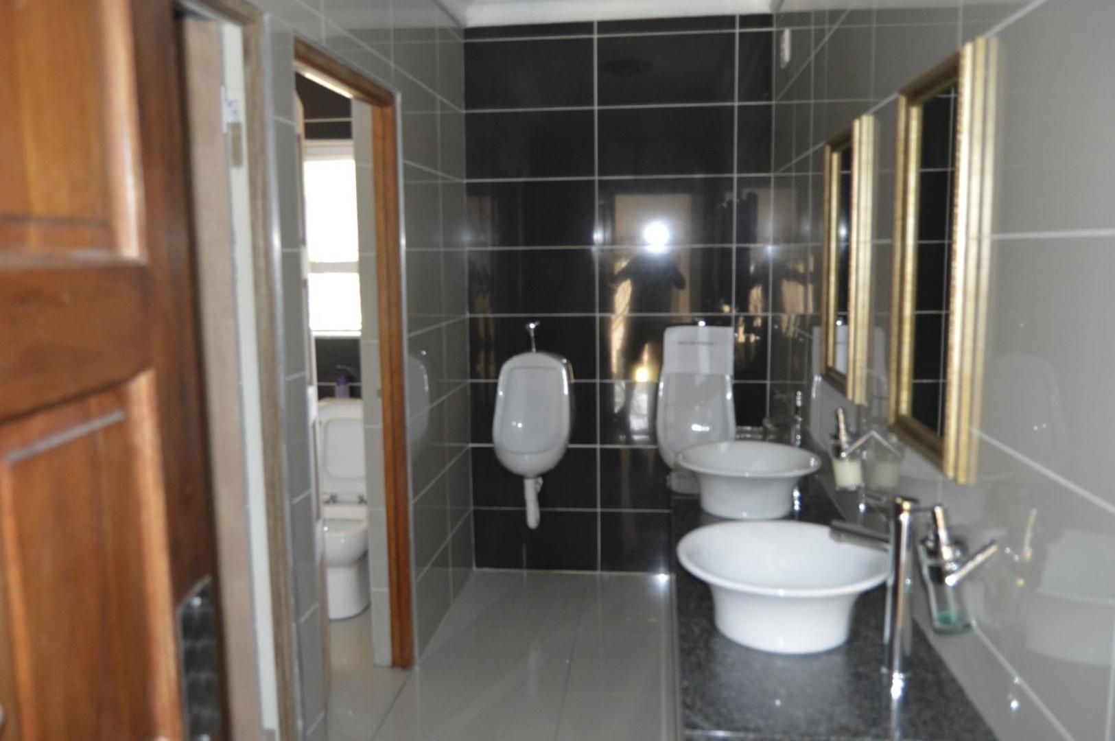 Lakeview Boutique Hotel & Conference Centre