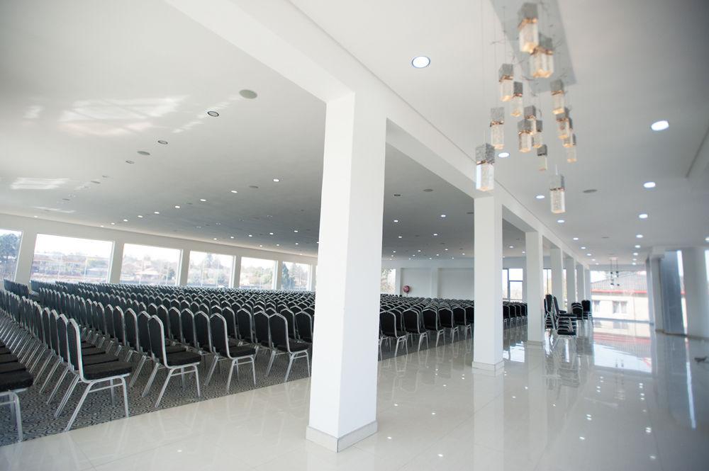 The Lakes Hotel & Conference Centre