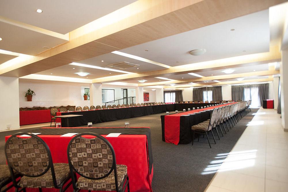 The Lakes Hotel & Conference Centre