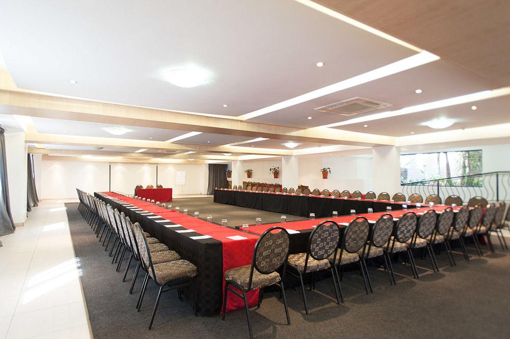 The Lakes Hotel & Conference Centre