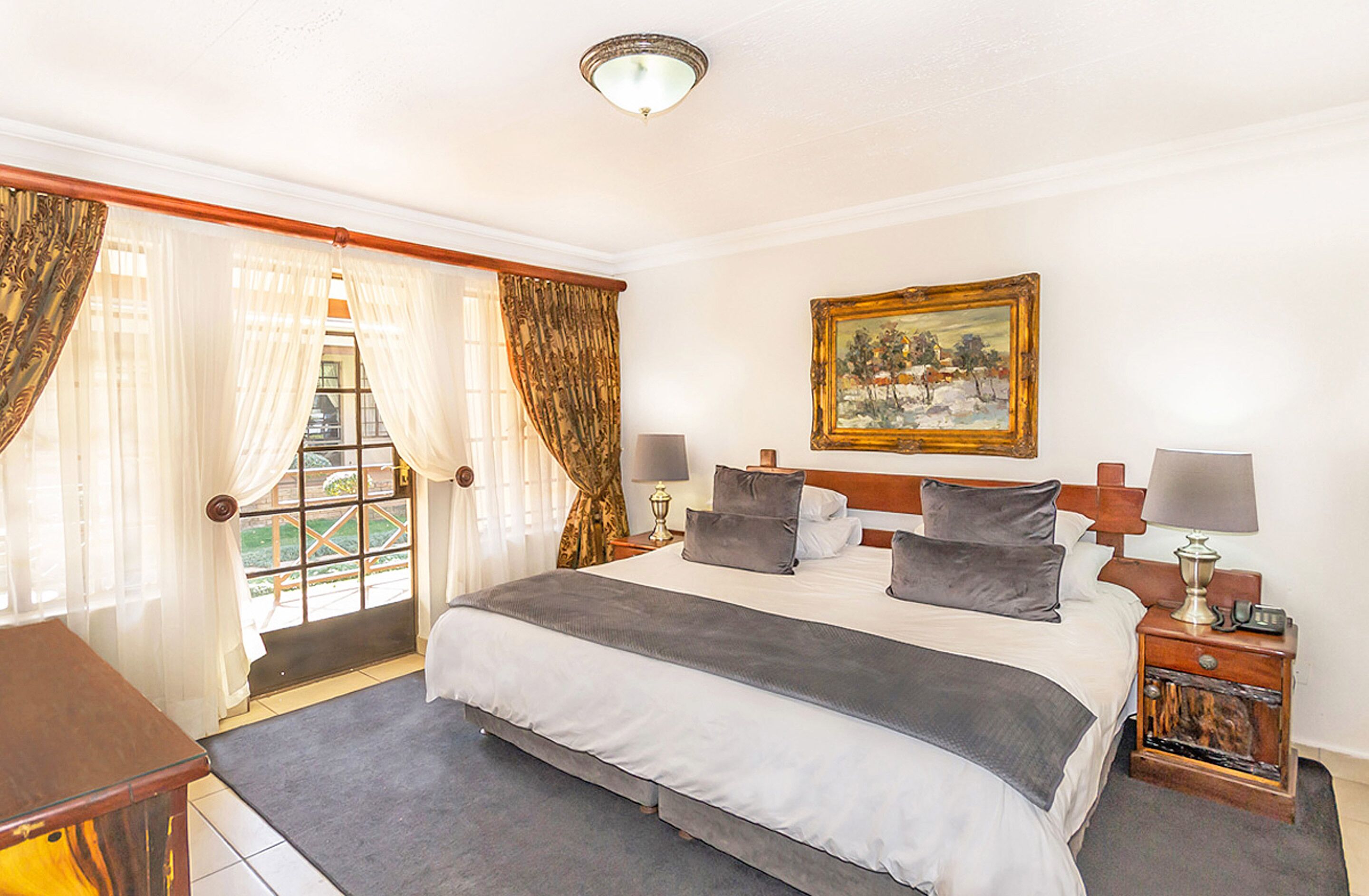 Afrique Boutique Hotel OR Tambo