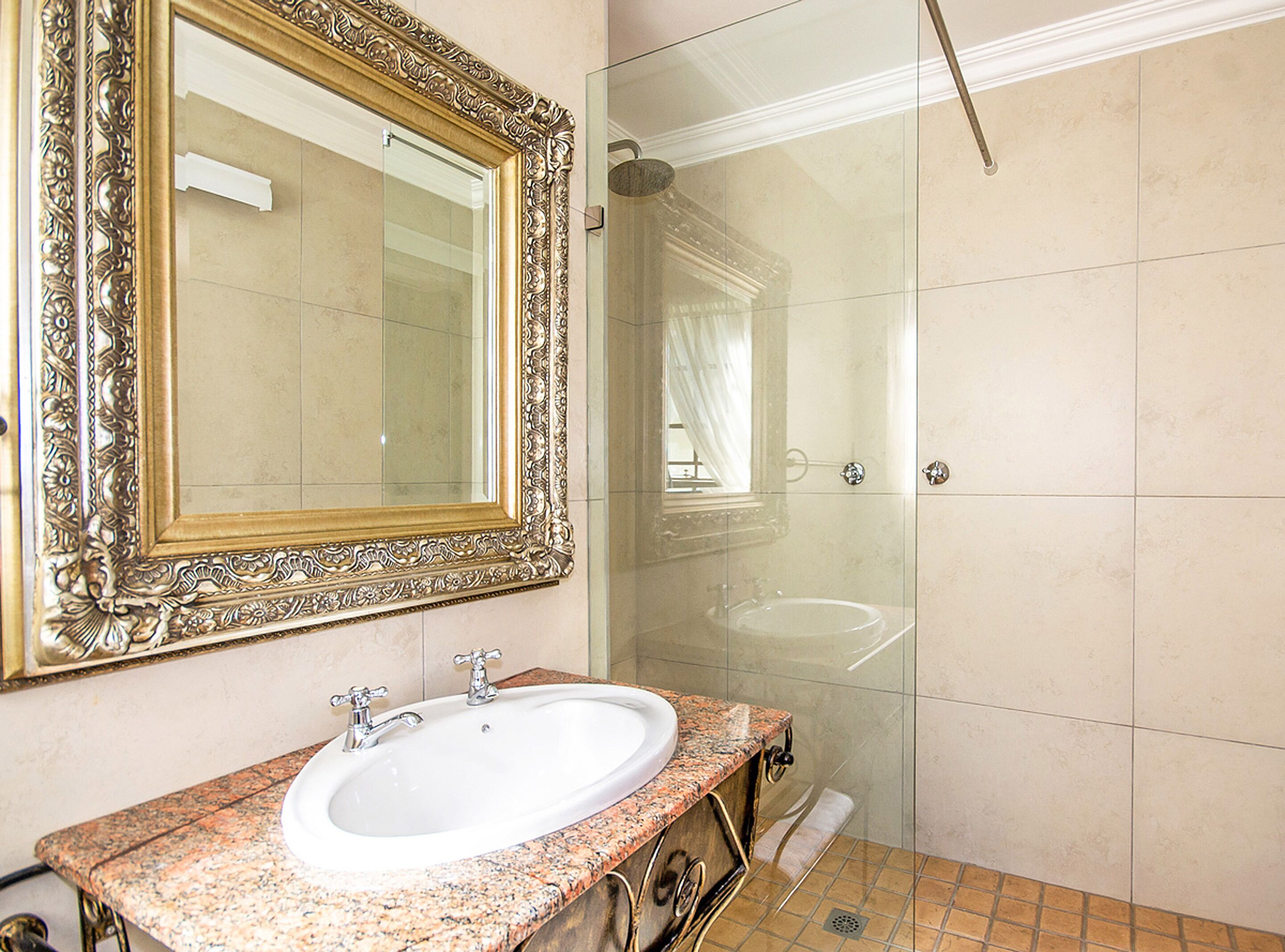 Afrique Boutique Hotel OR Tambo