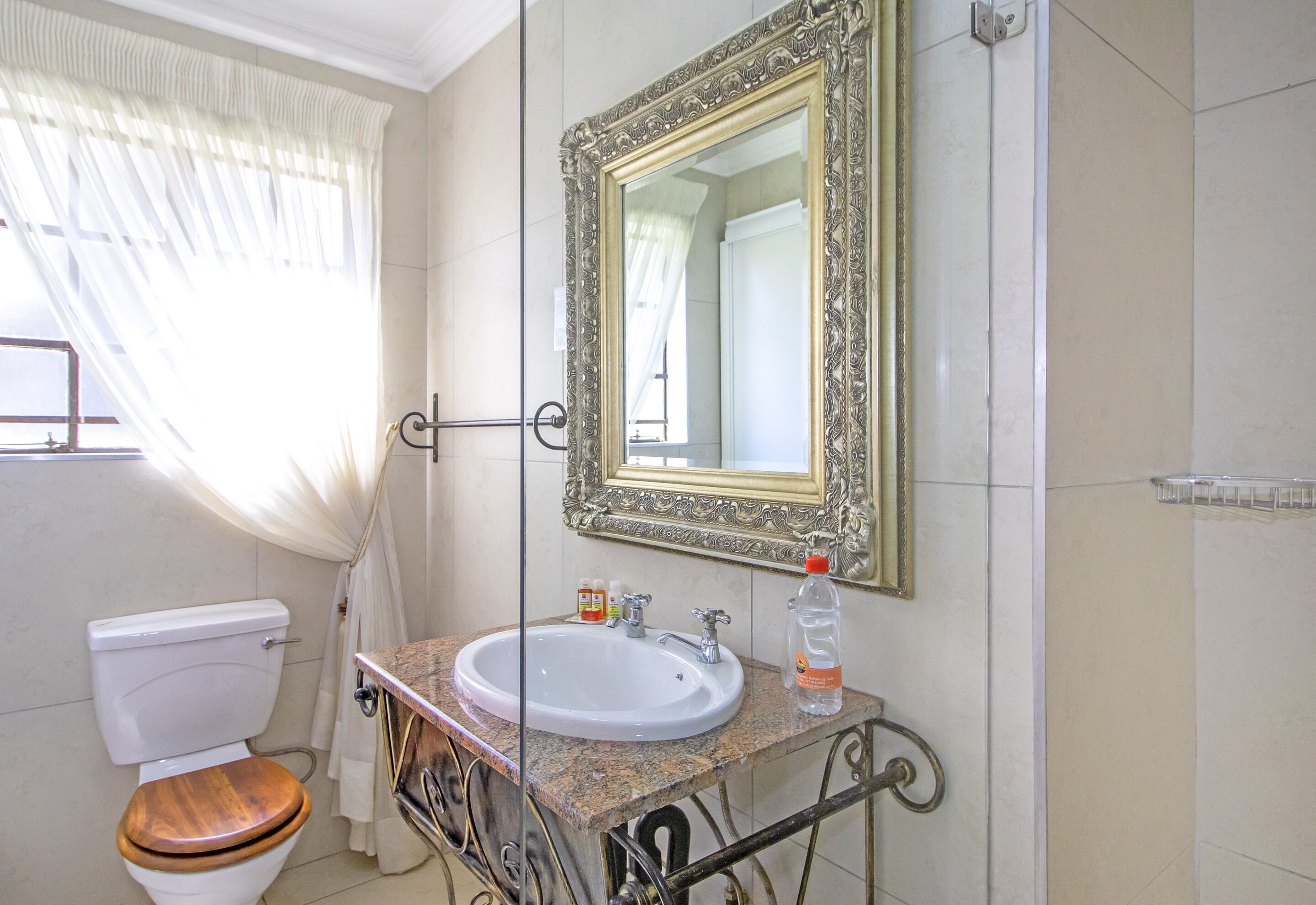Afrique Boutique Hotel OR Tambo