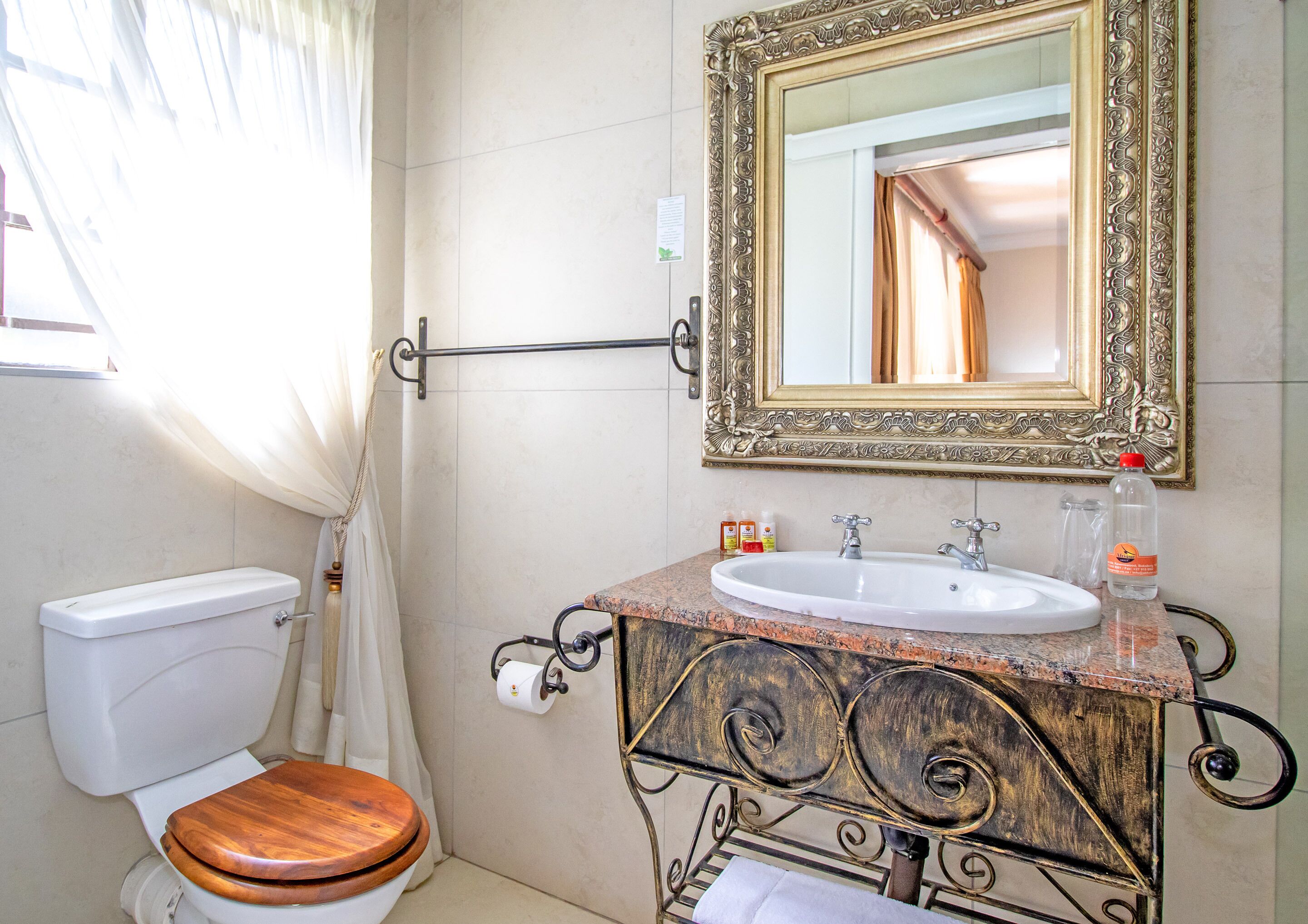 Afrique Boutique Hotel OR Tambo