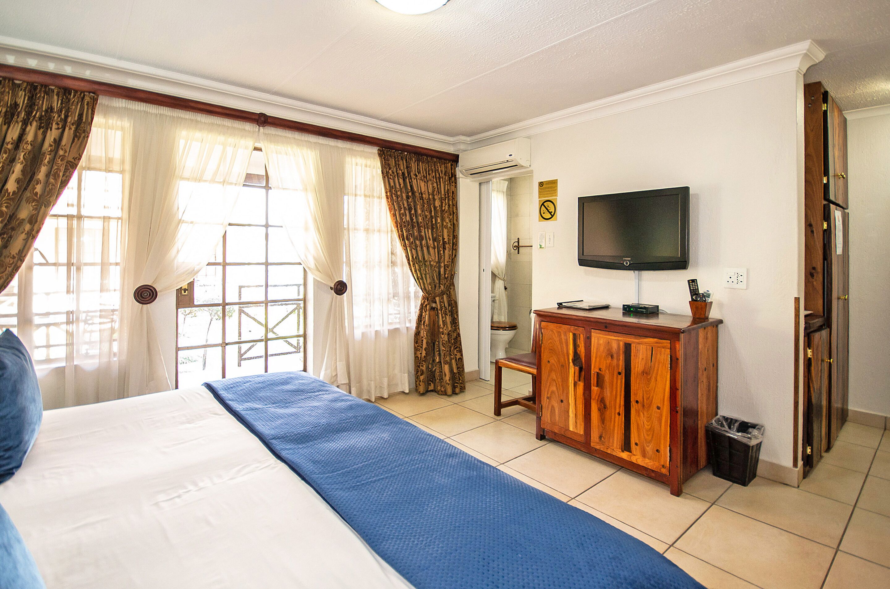 Afrique Boutique Hotel OR Tambo