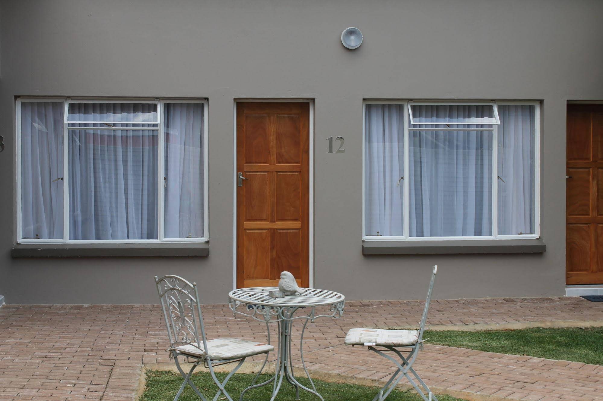 Fin & Feather Guest House