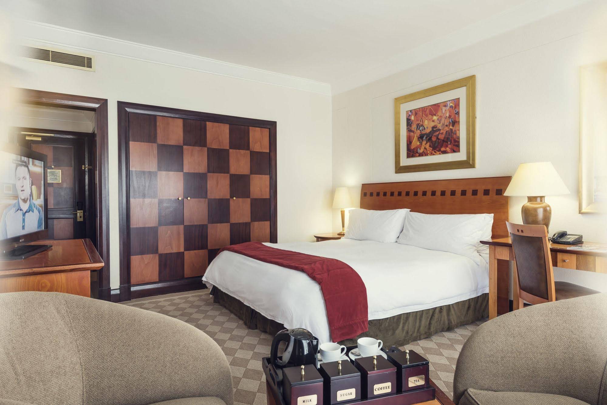 Carnival Club Hotel