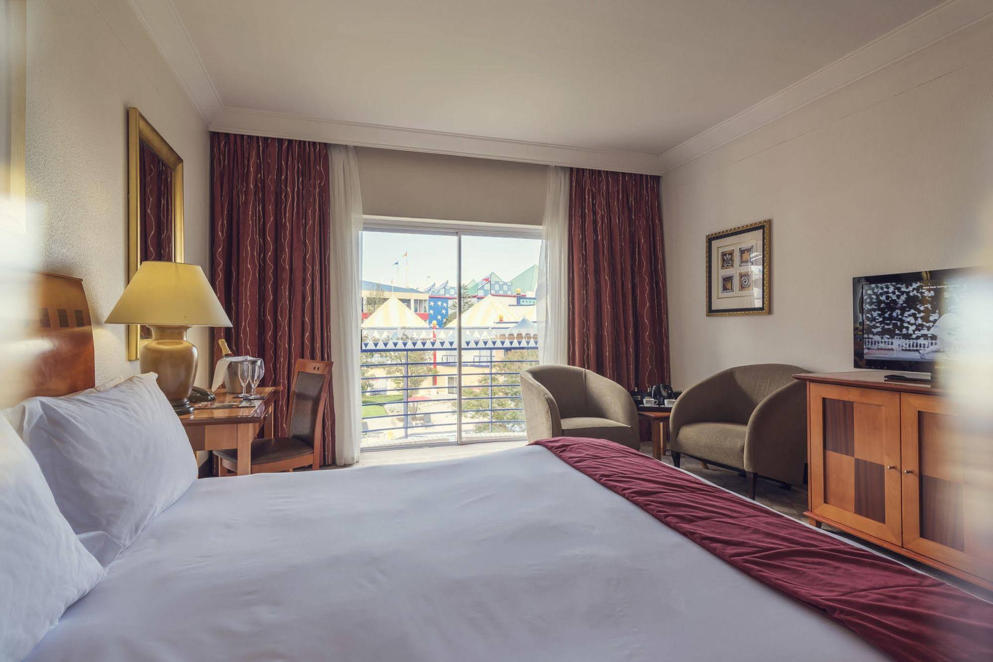 Carnival Club Hotel