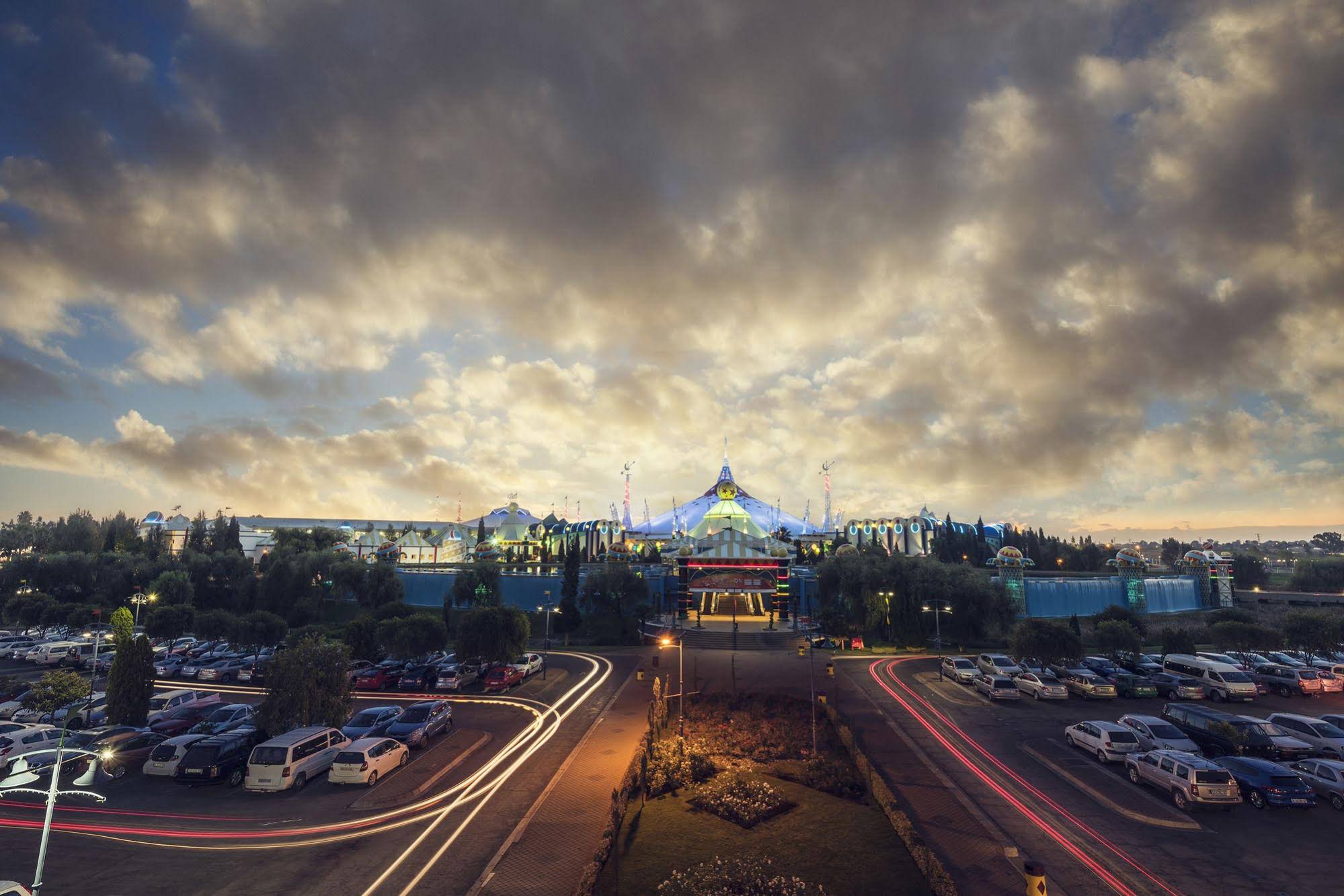 Carnival Club Hotel