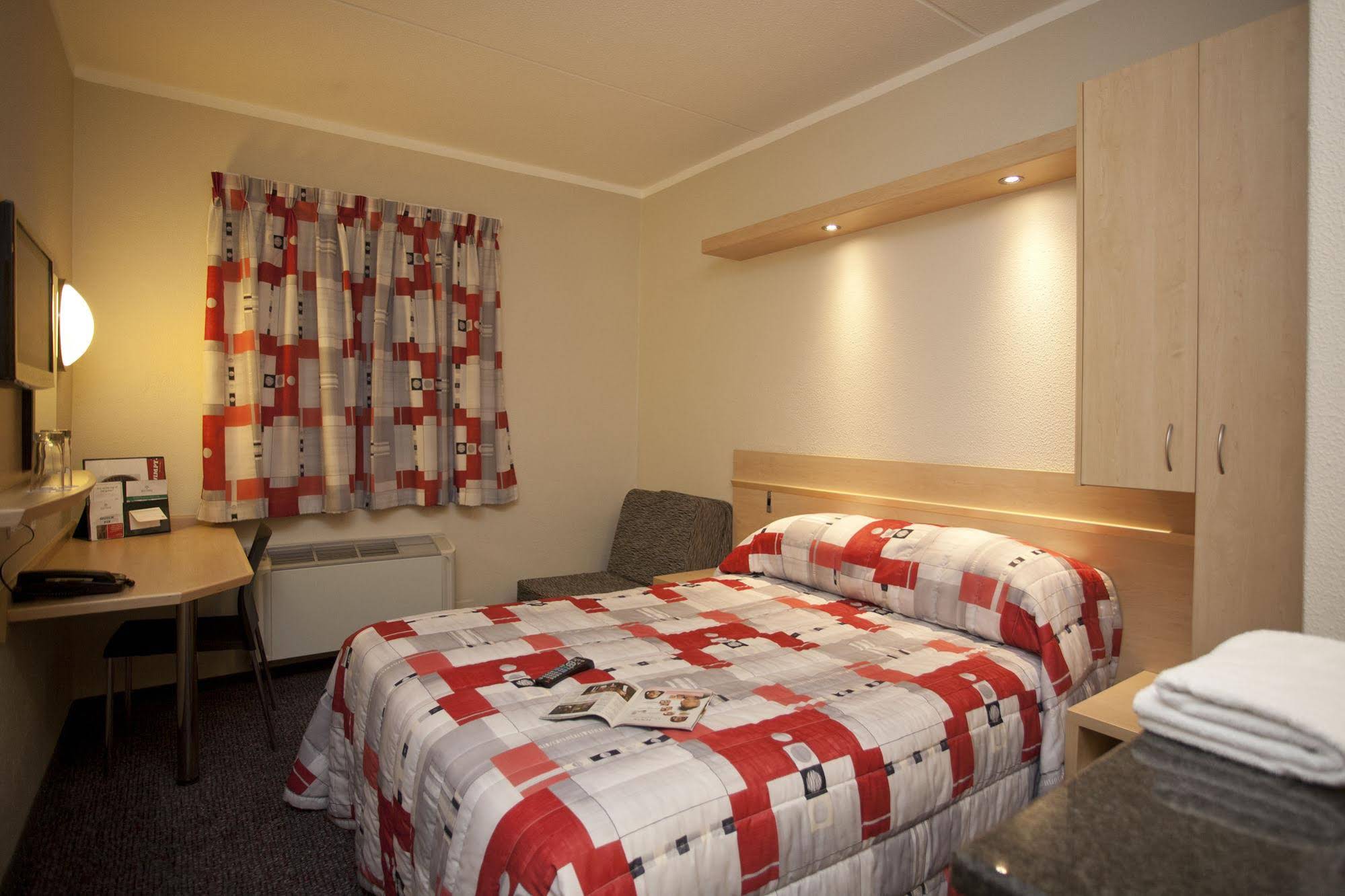 Road Lodge Carnival City