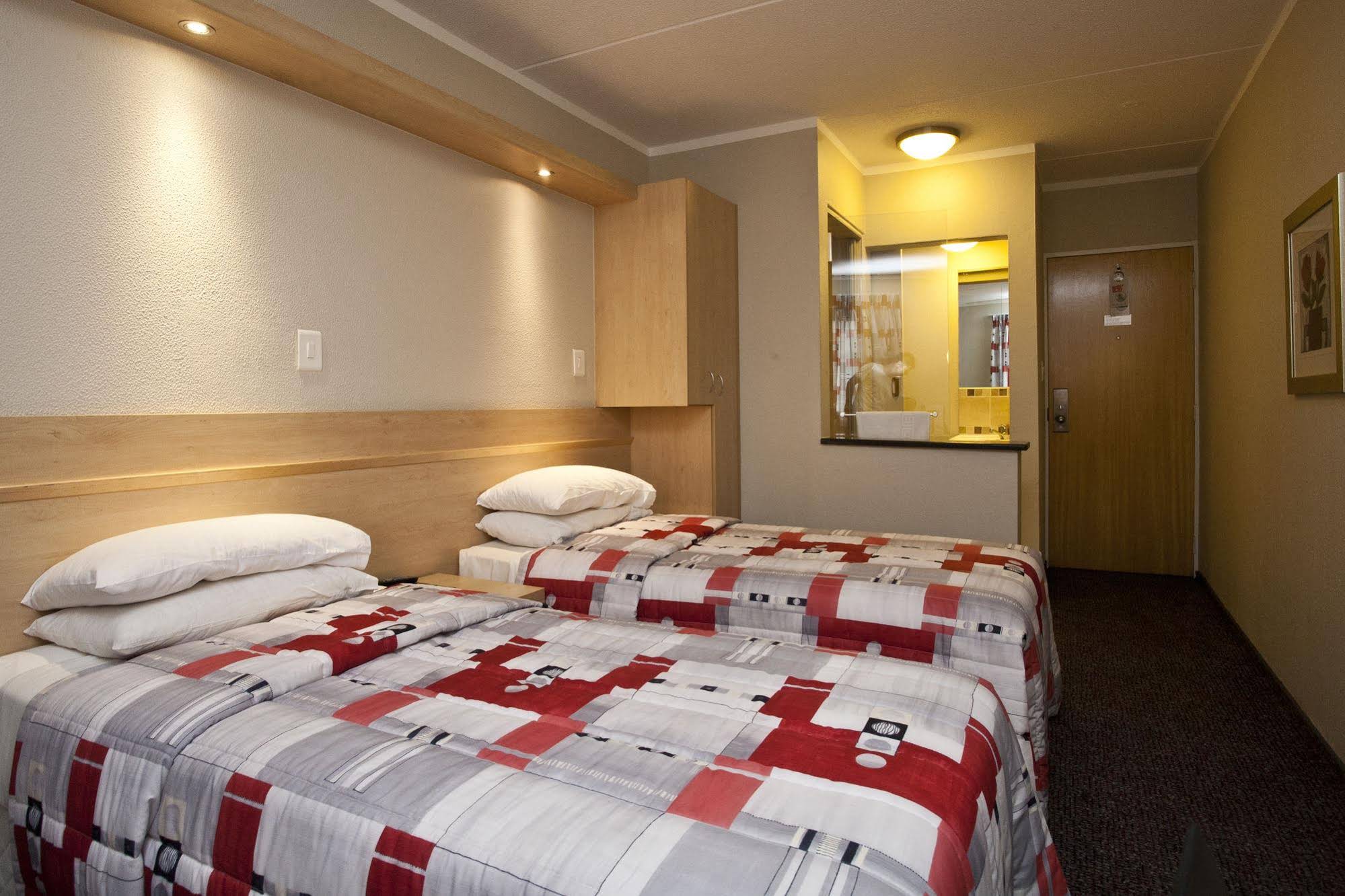 Road Lodge Carnival City