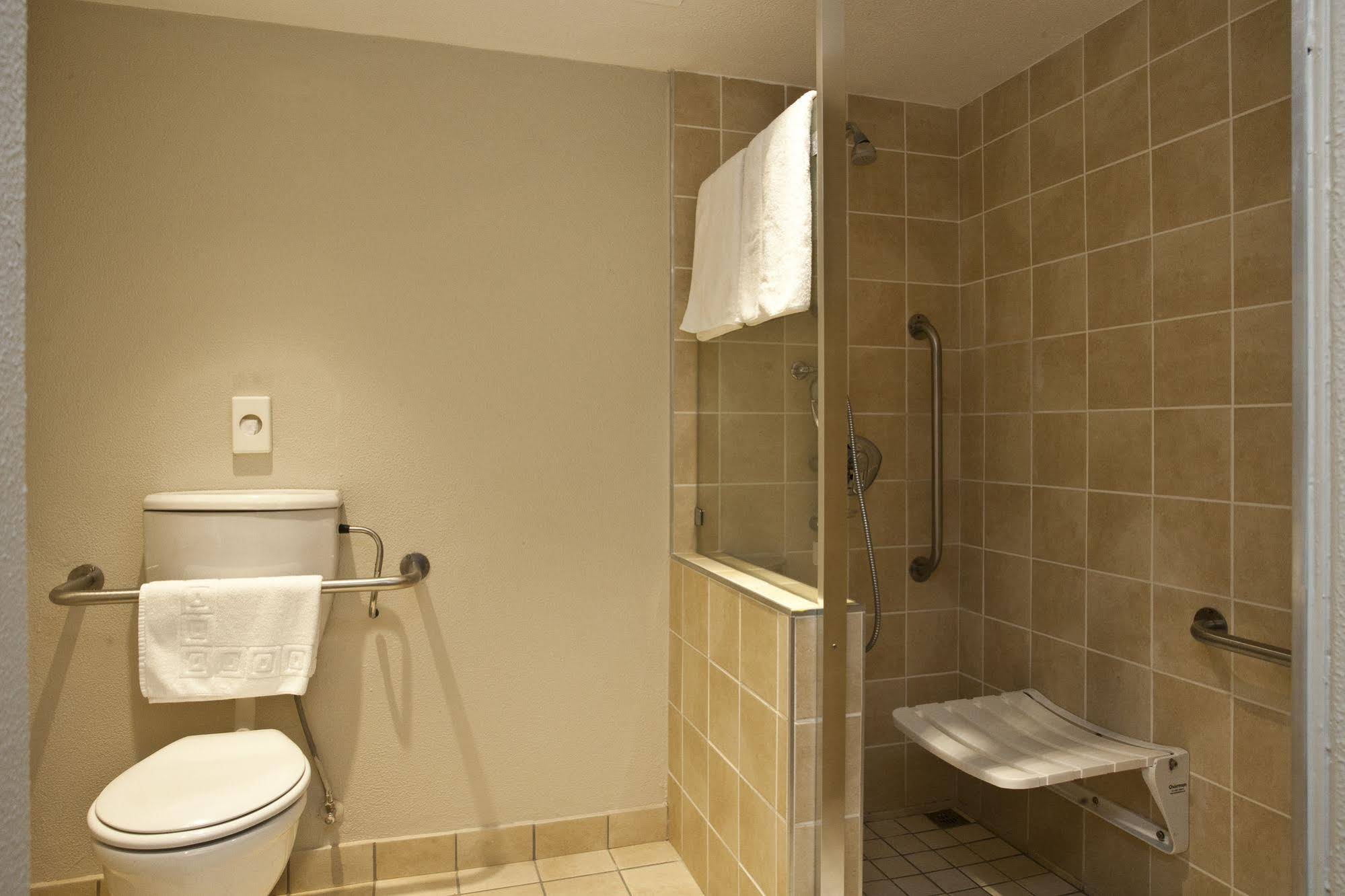 Road Lodge Carnival City