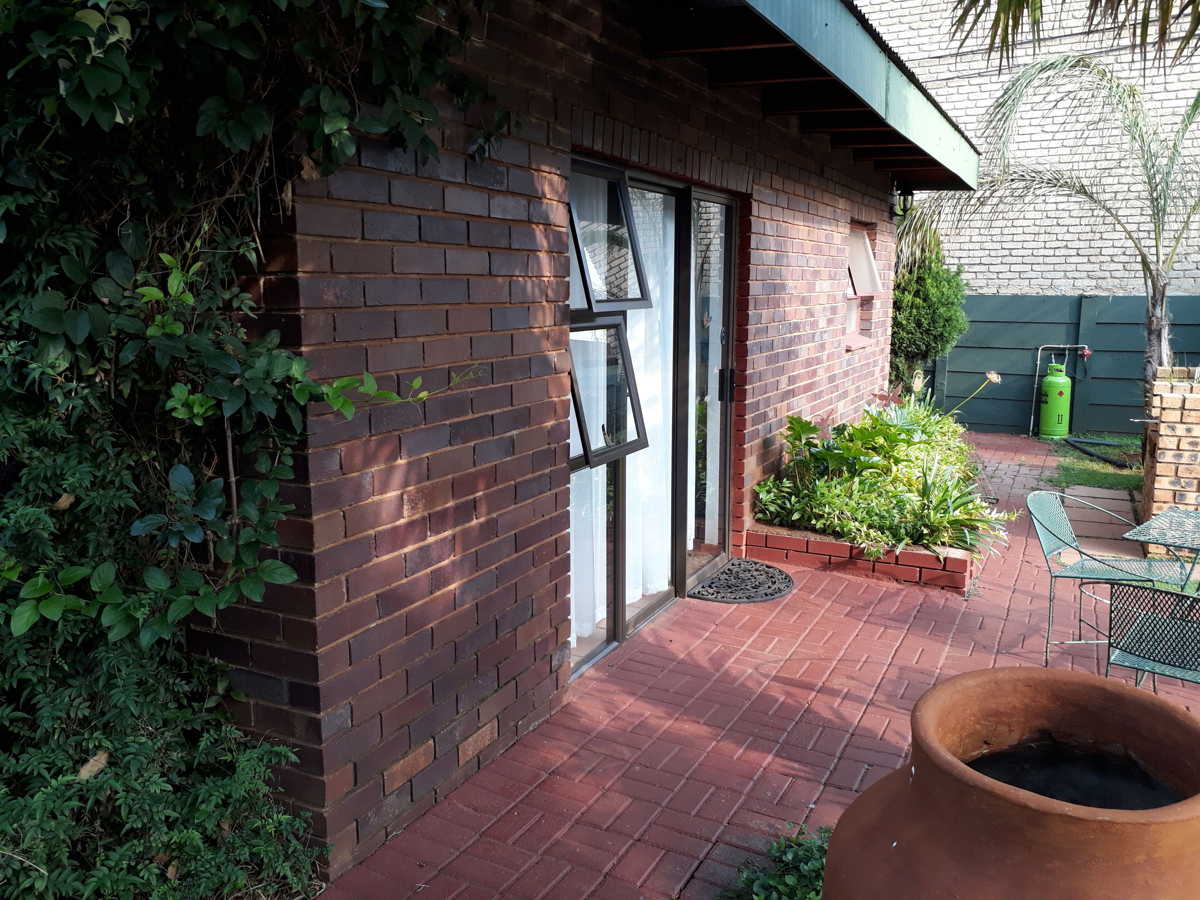 Kaya Selati Guest House