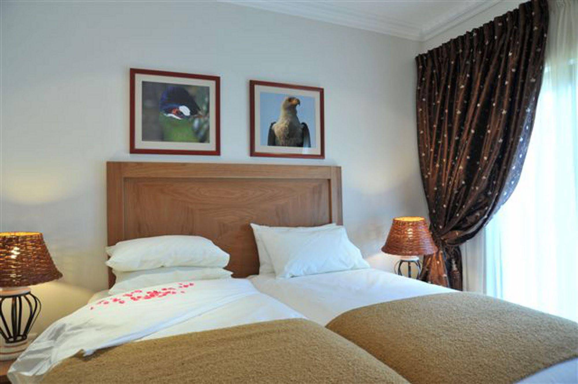 Chartwell Lodge