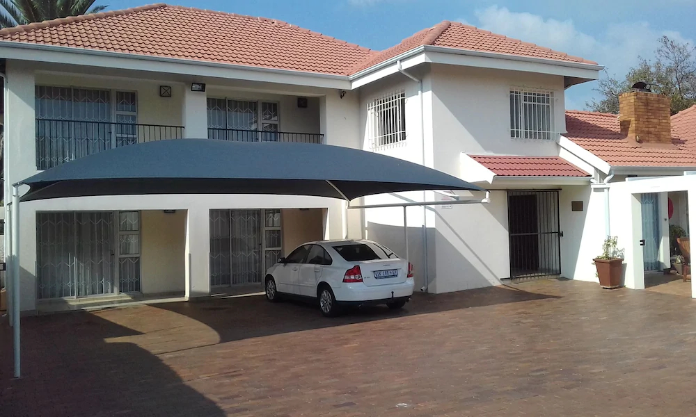 17 on 13th Guest House