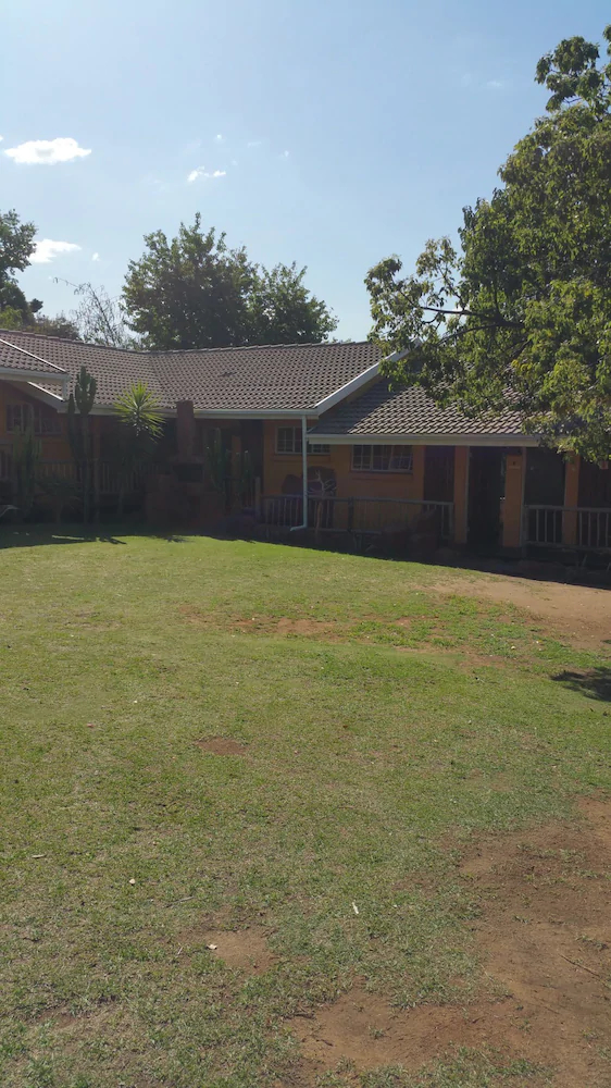 Flintstones Guest House Fourways