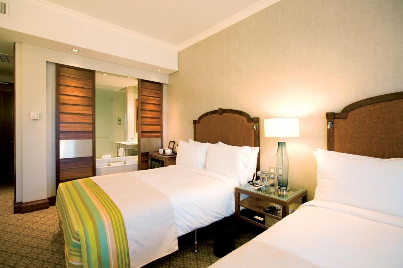 Pivot Hotel