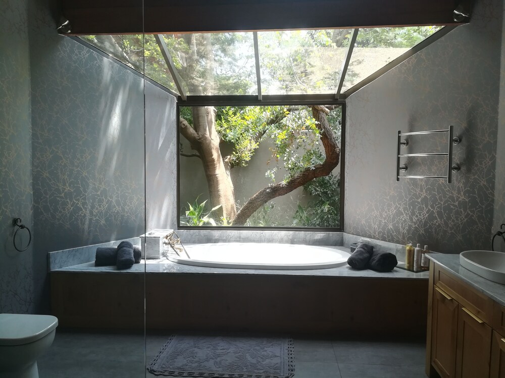 Ikamu’s Lodge