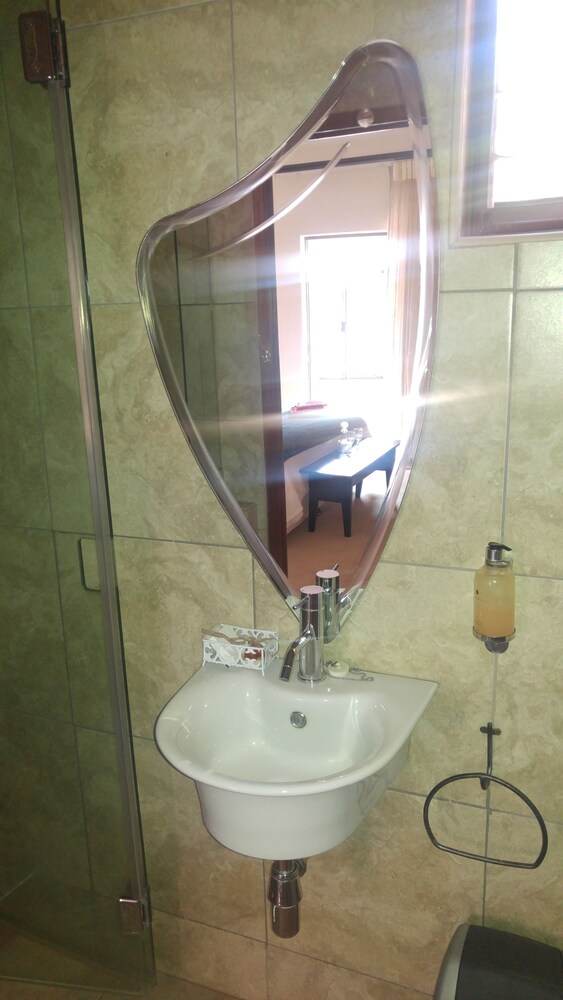 Le Bougainville Guest House