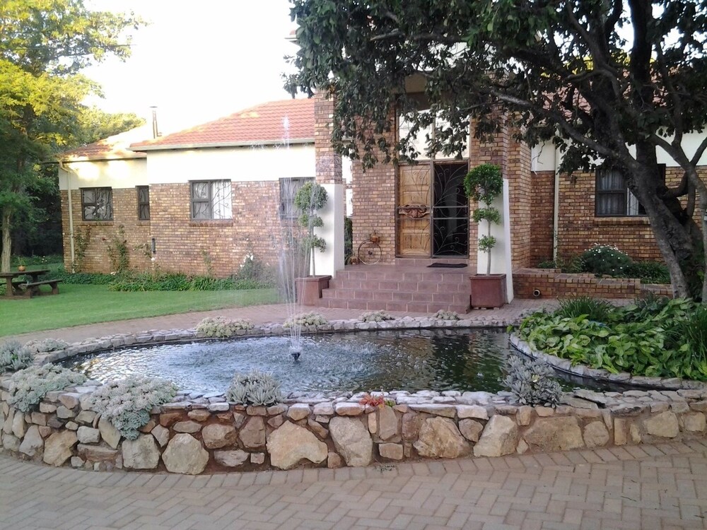 Le Bougainville Guest House