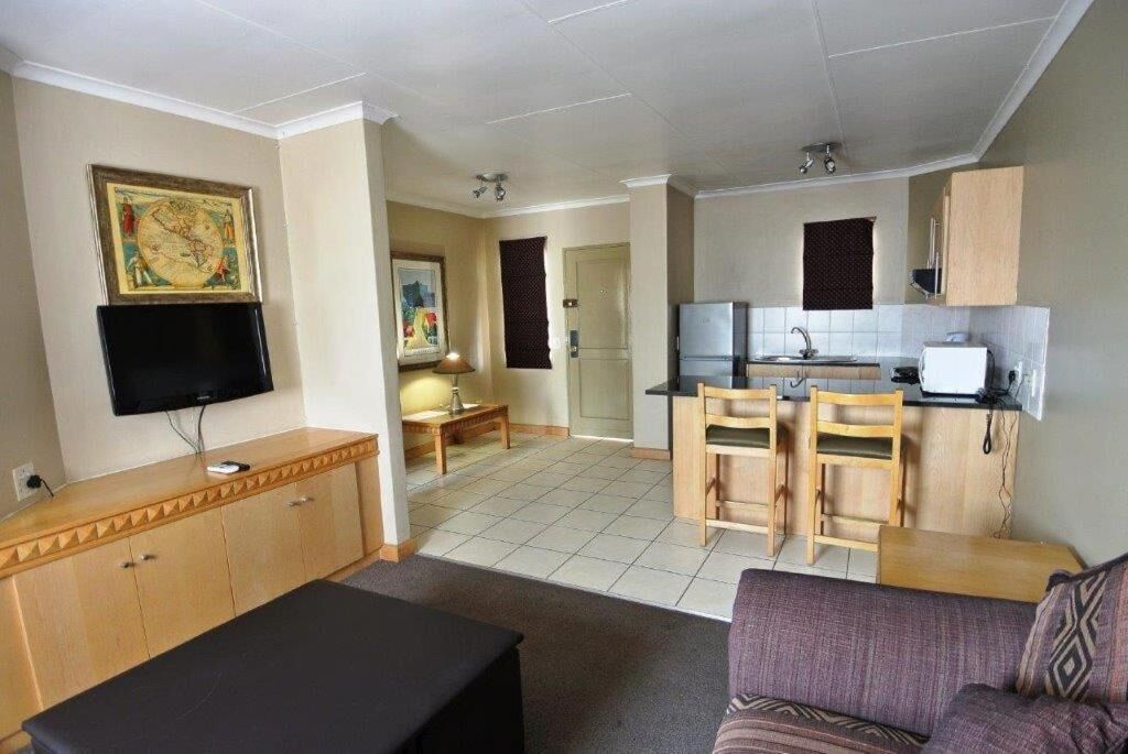 Airport Inn & Suites