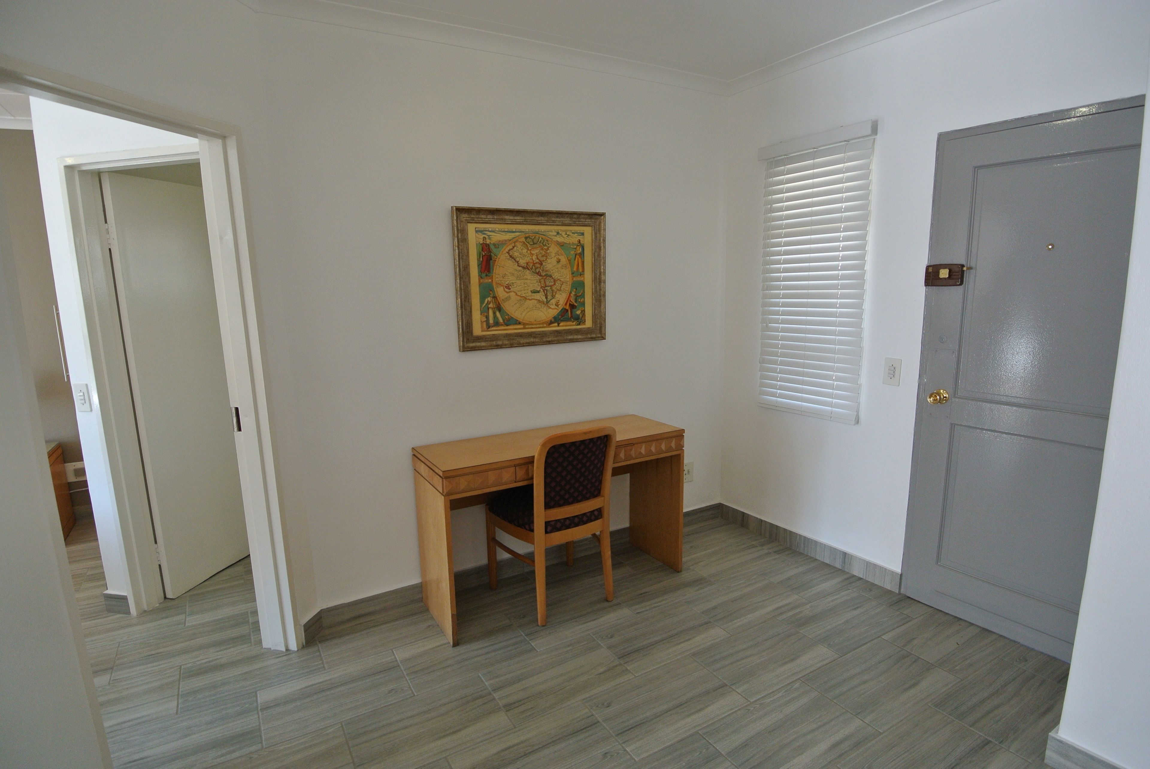 Airport Inn & Suites