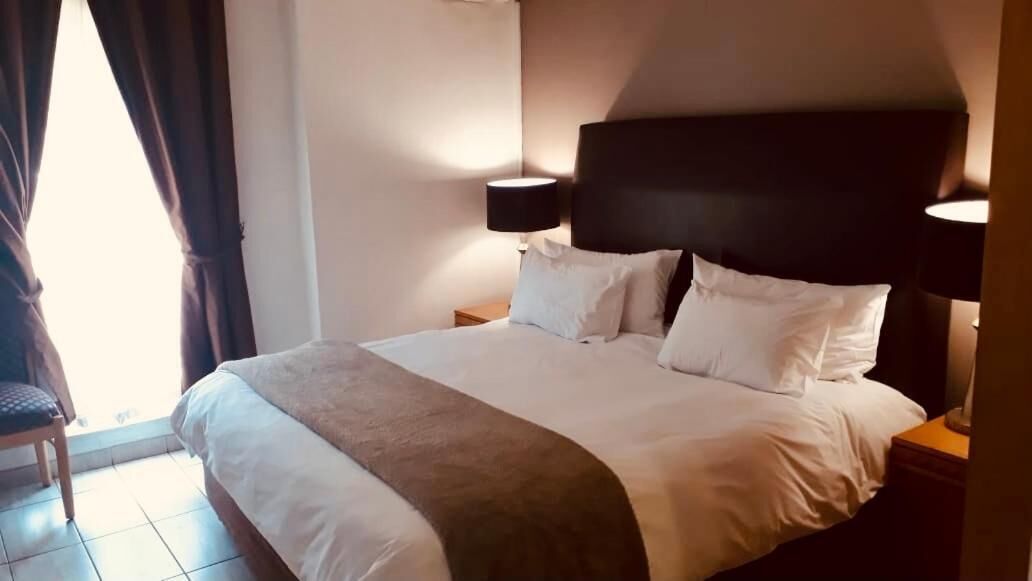 Airport Inn & Suites