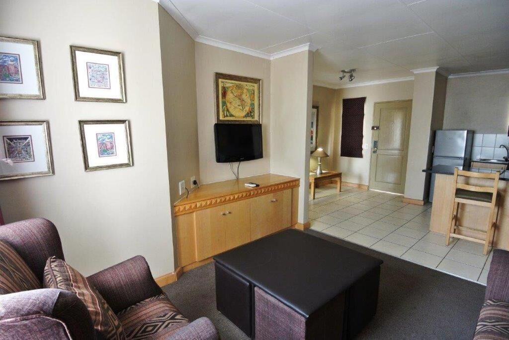 Airport Inn & Suites