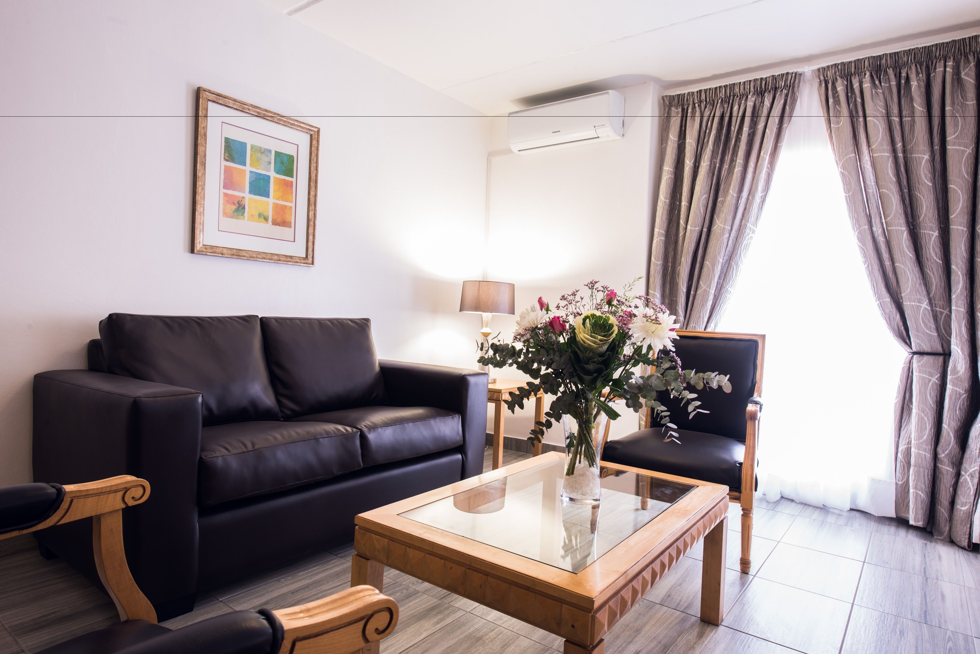 Airport Inn & Suites