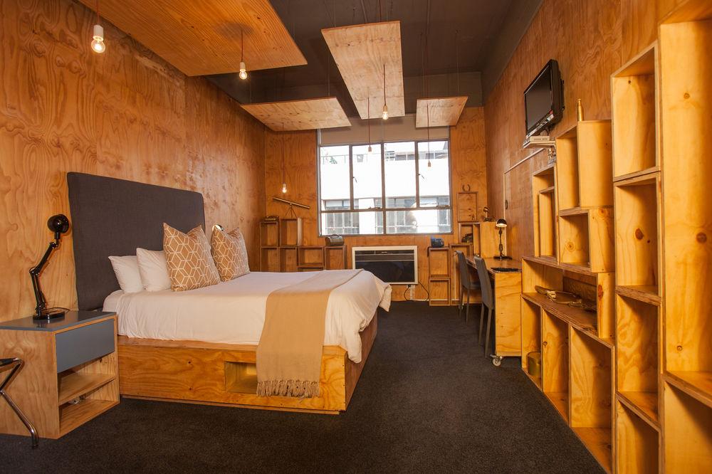 12 Decades Hotel