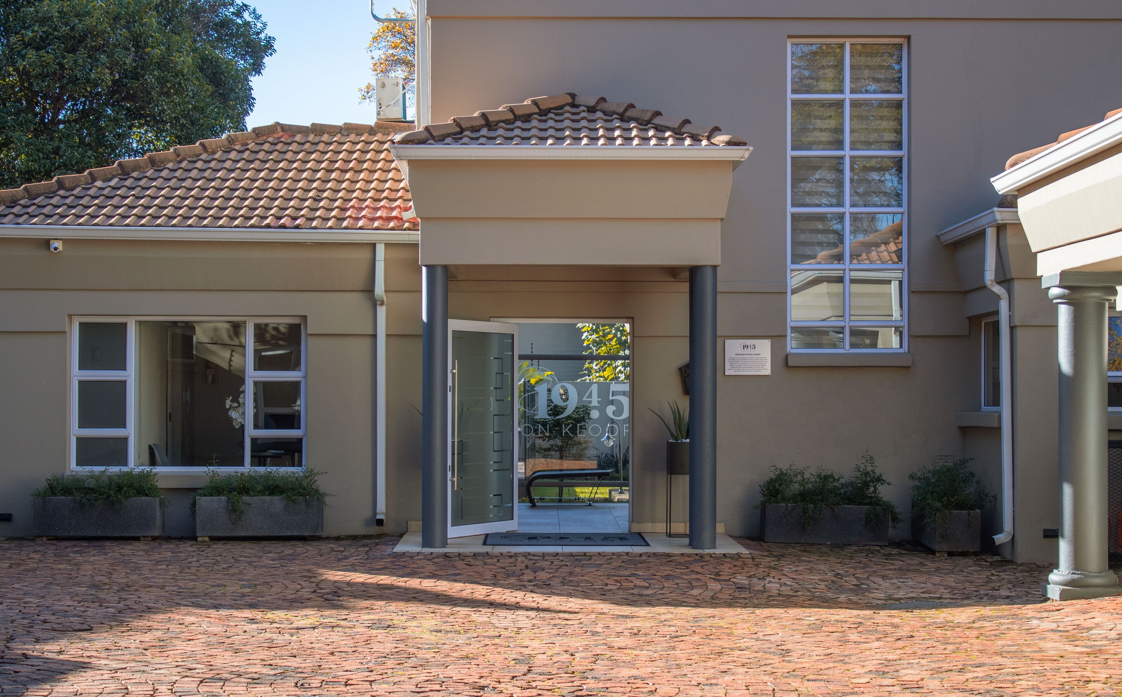 1945 On Kloof Guesthouse