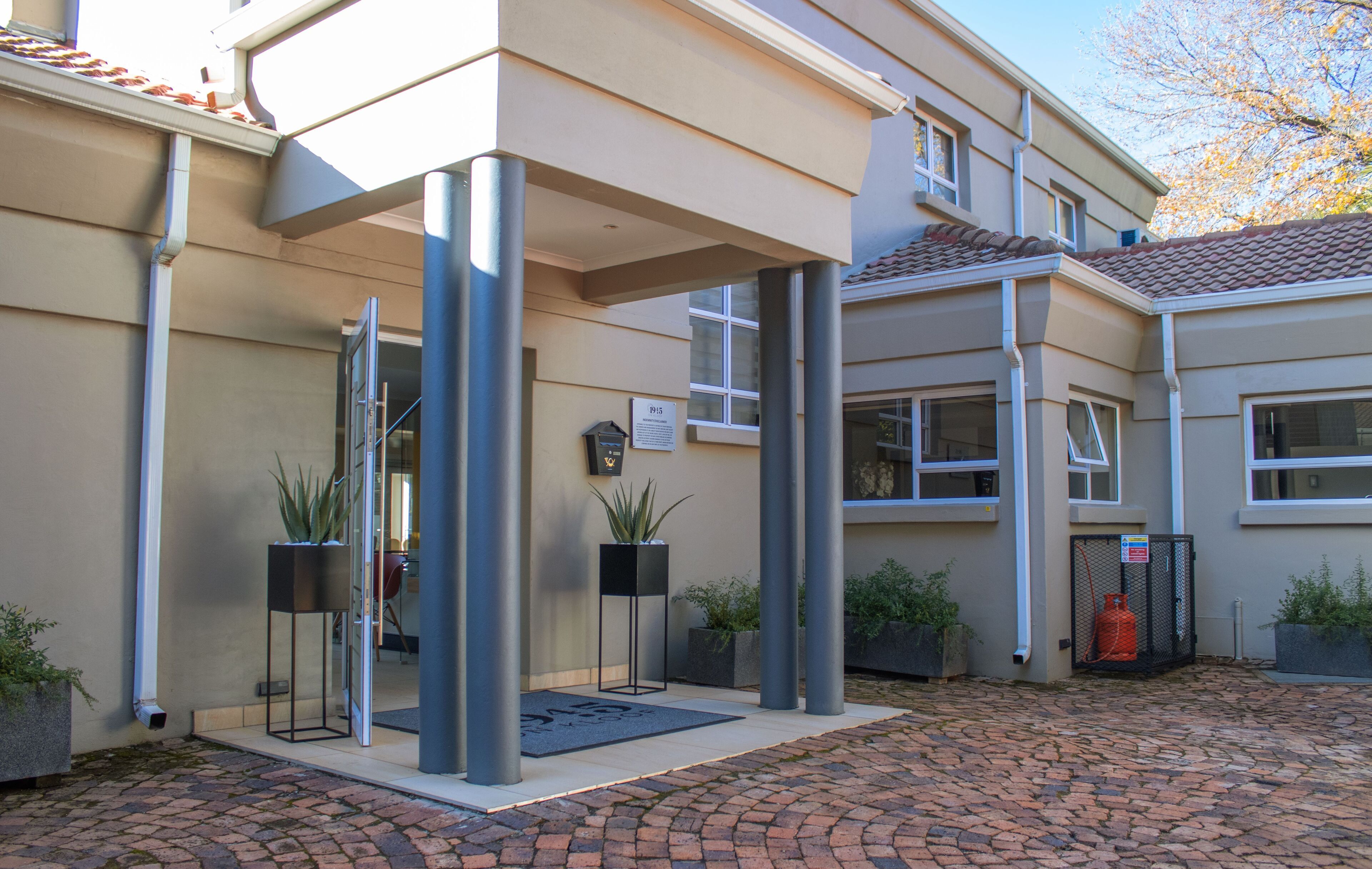 1945 On Kloof Guesthouse