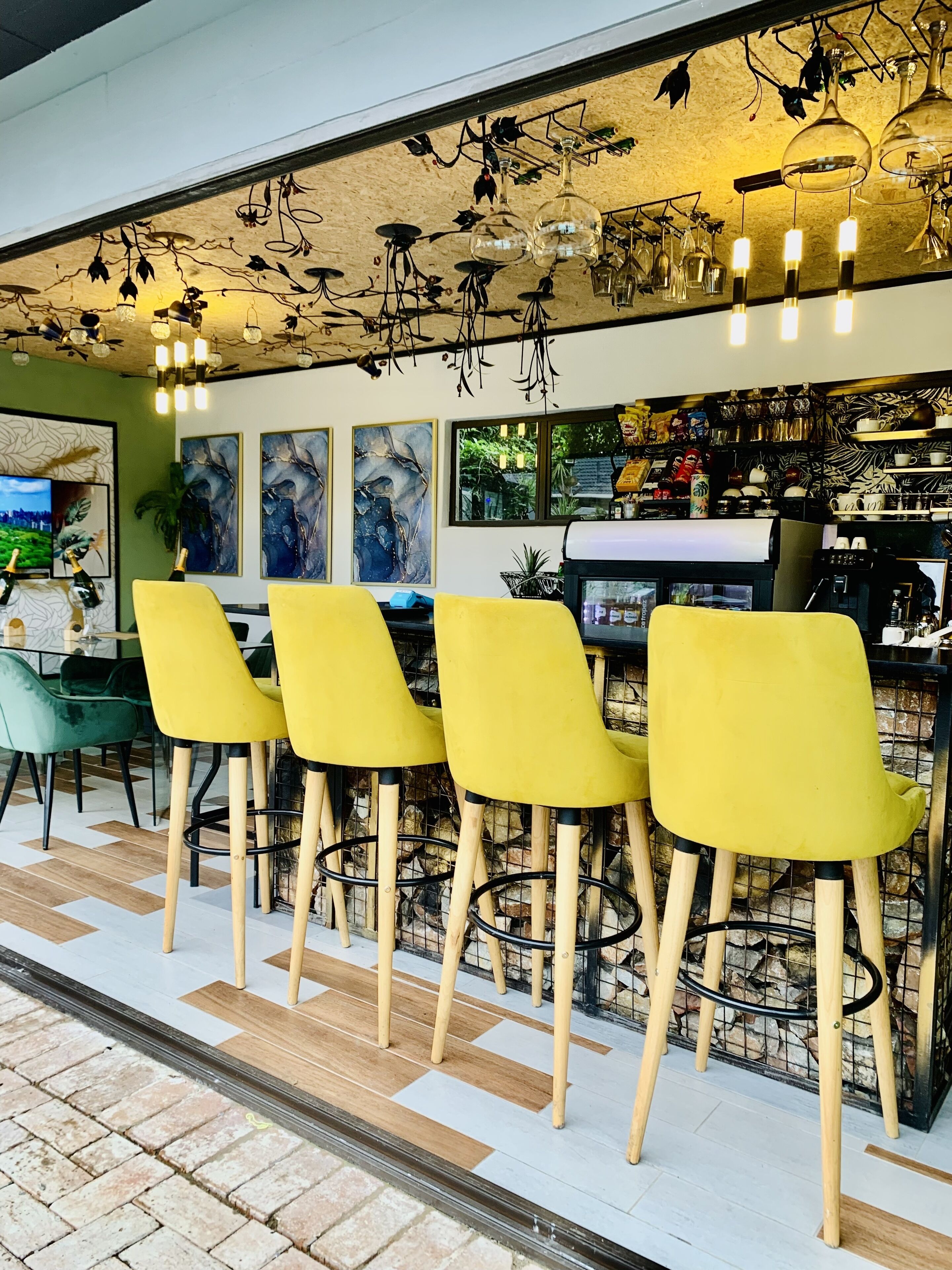 24 On Basil Boutique Aparthotel
