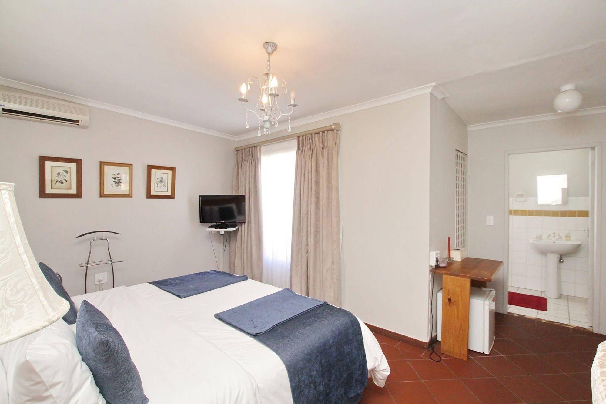 33 on First Guesthouse