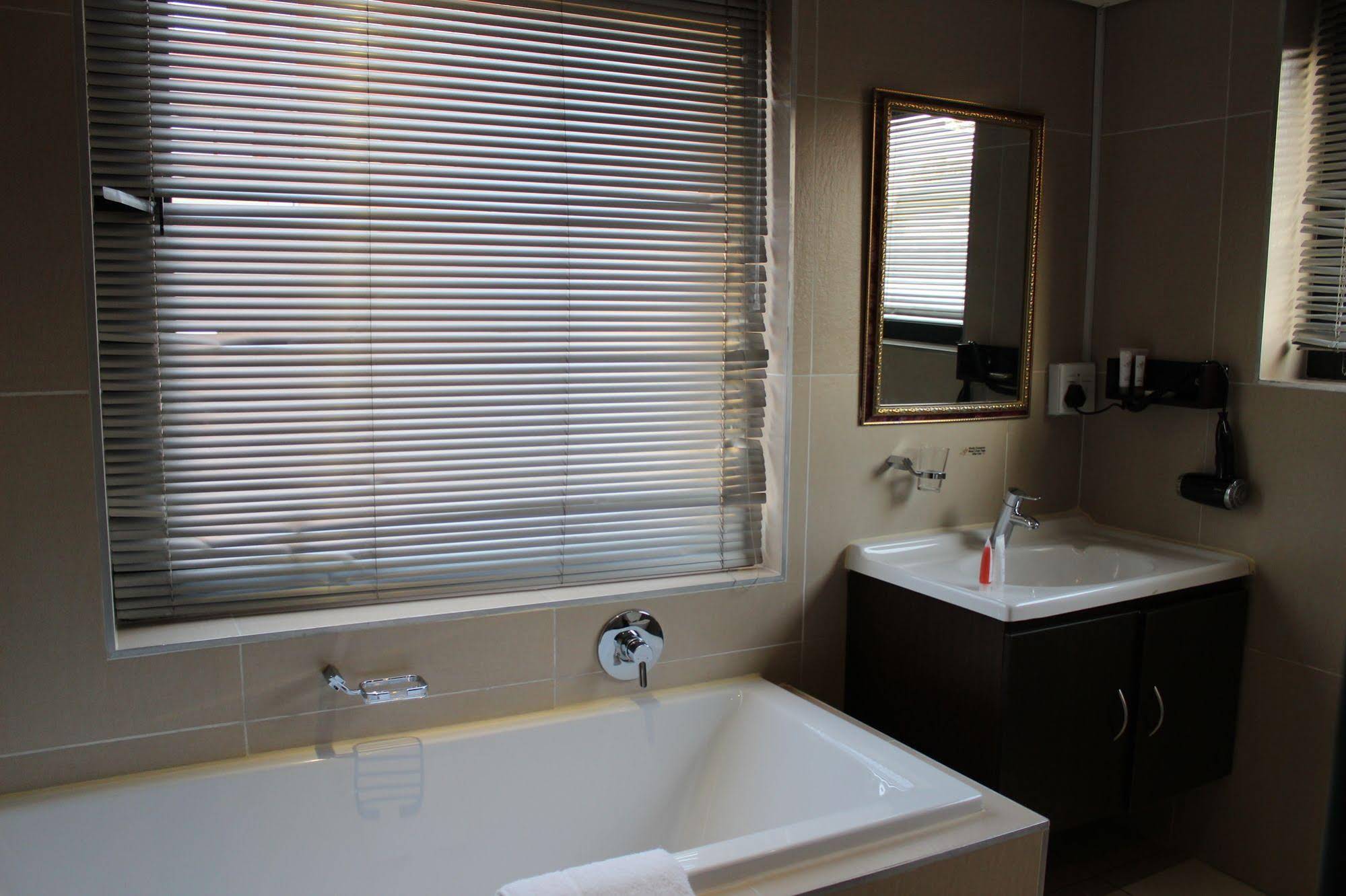 Alcazaba Lodges