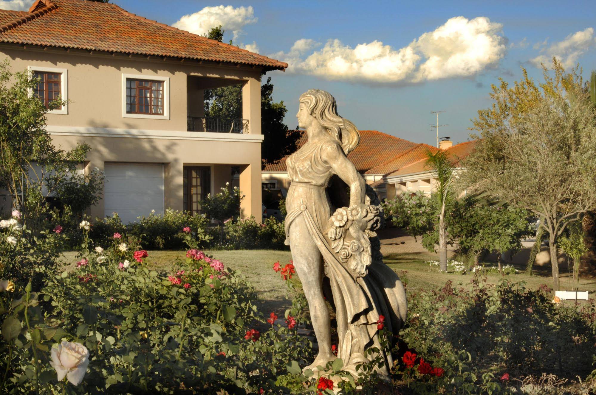 Amber Rose Country Estate