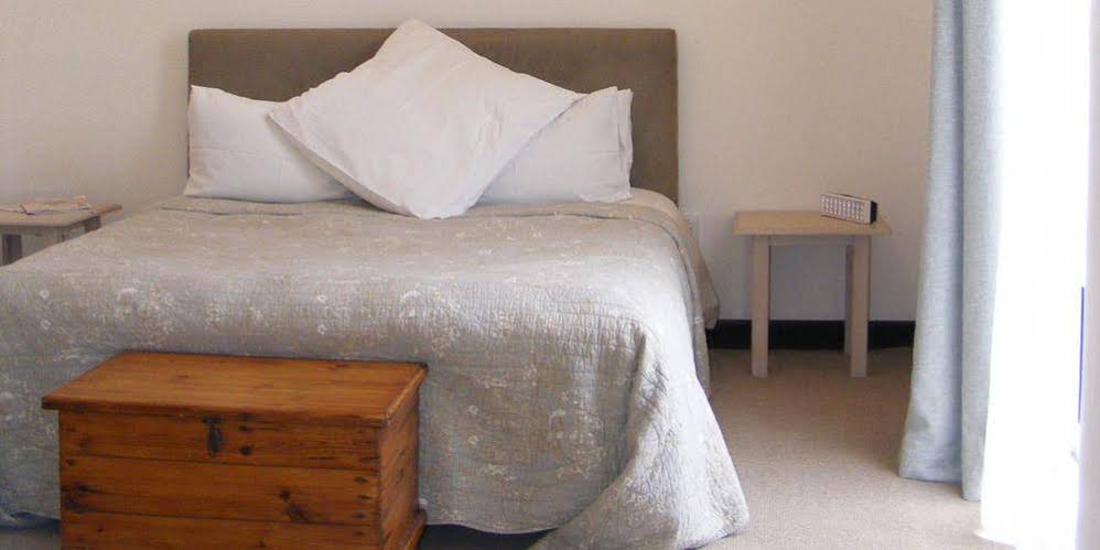 Buckingham Guesthouse and Apartments