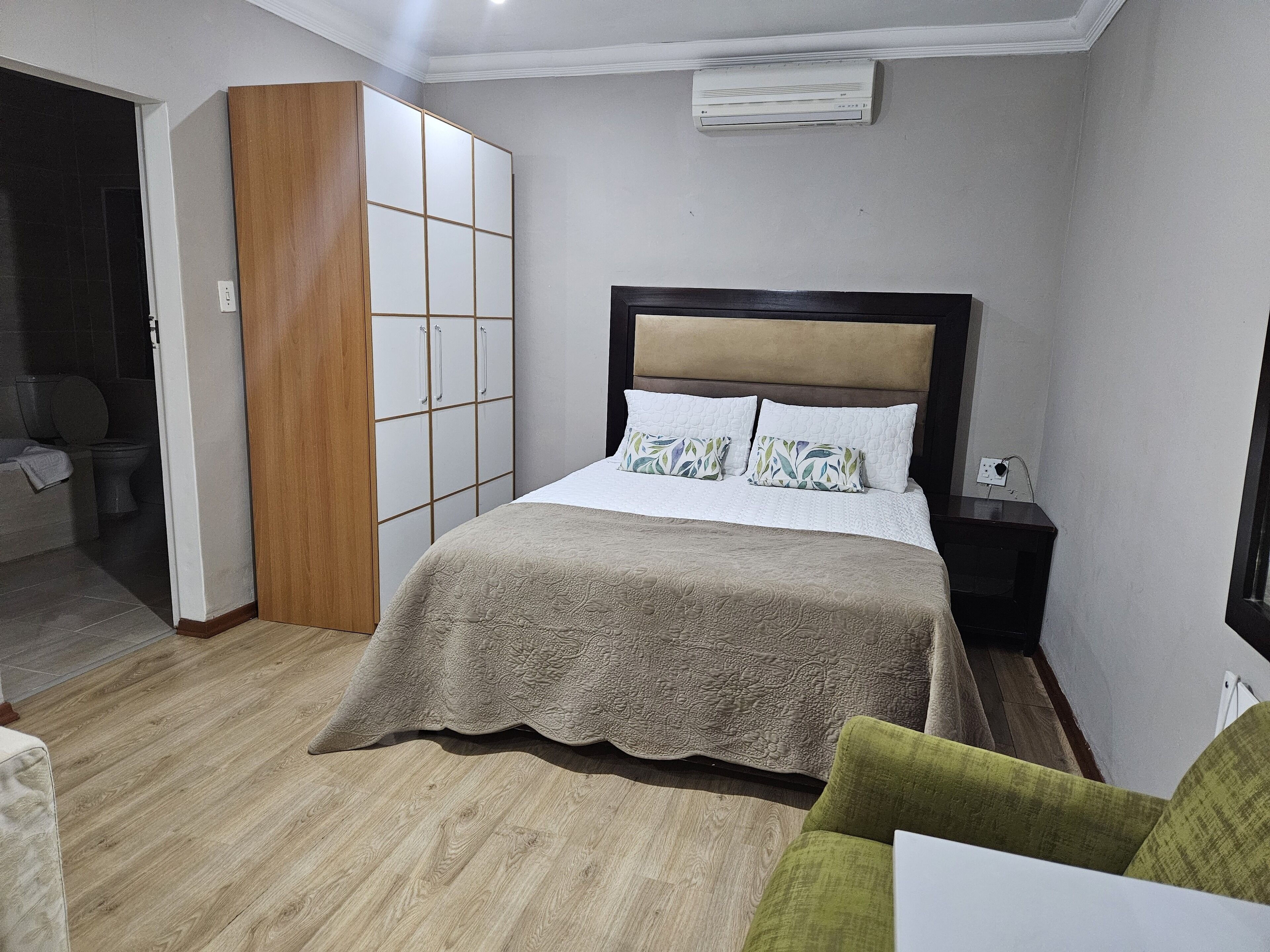 Four Seasons Lehae Guest House