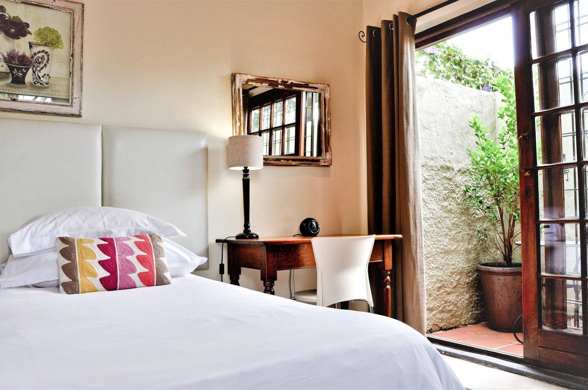 Ginnegaap Guesthouse