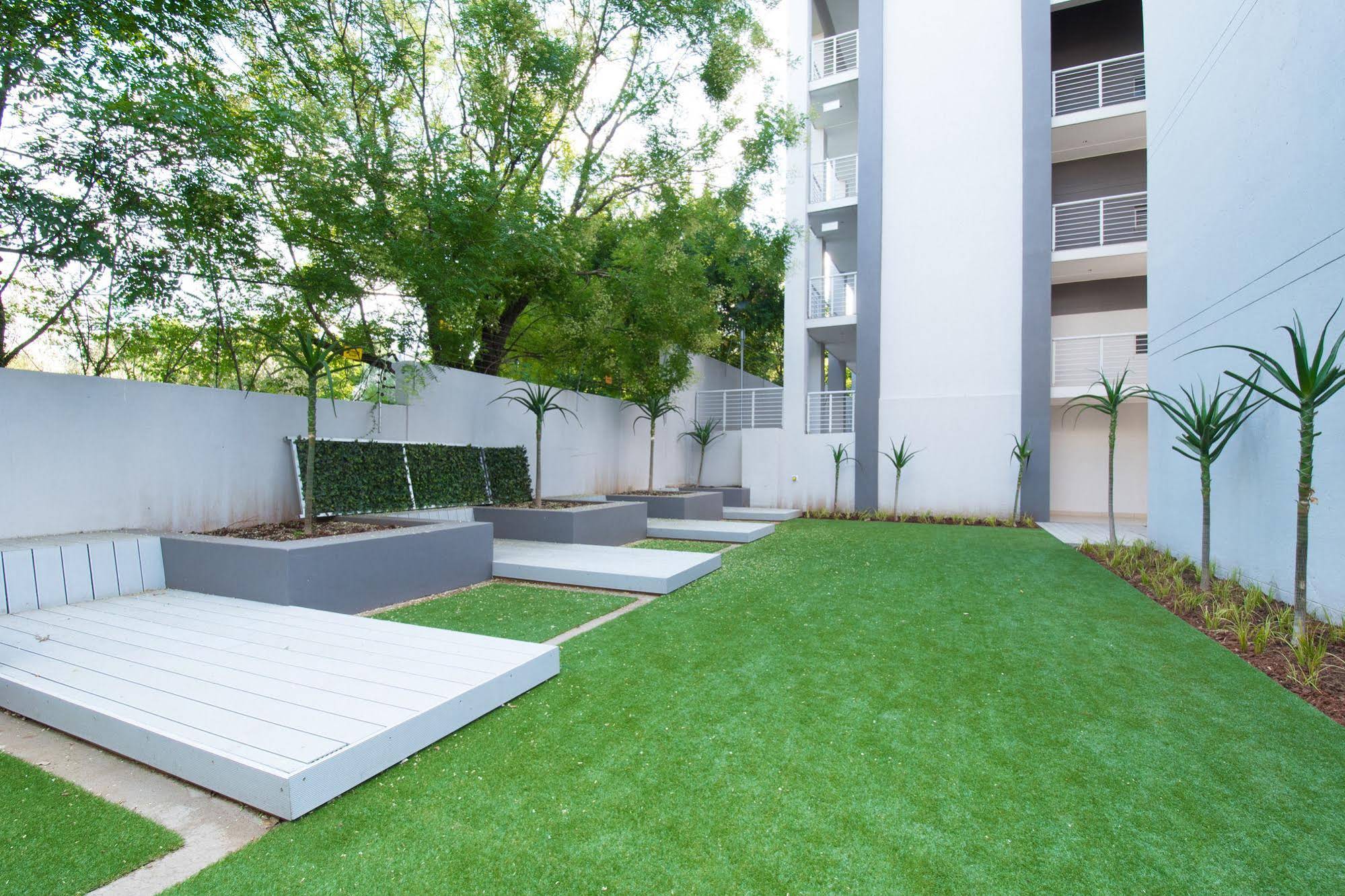 Insignia Luxury Apartments
