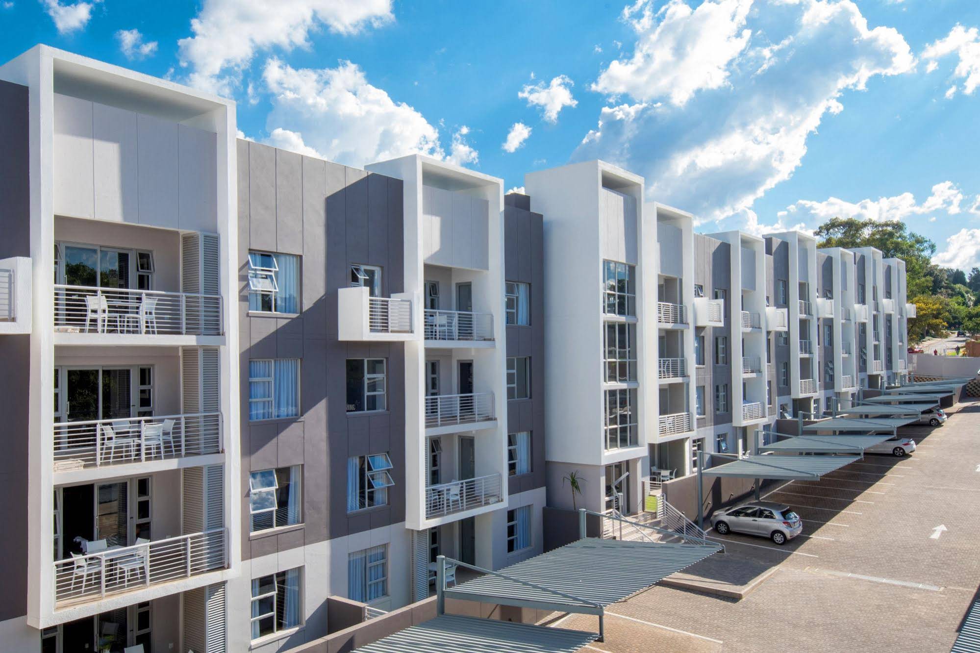 Insignia Luxury Apartments