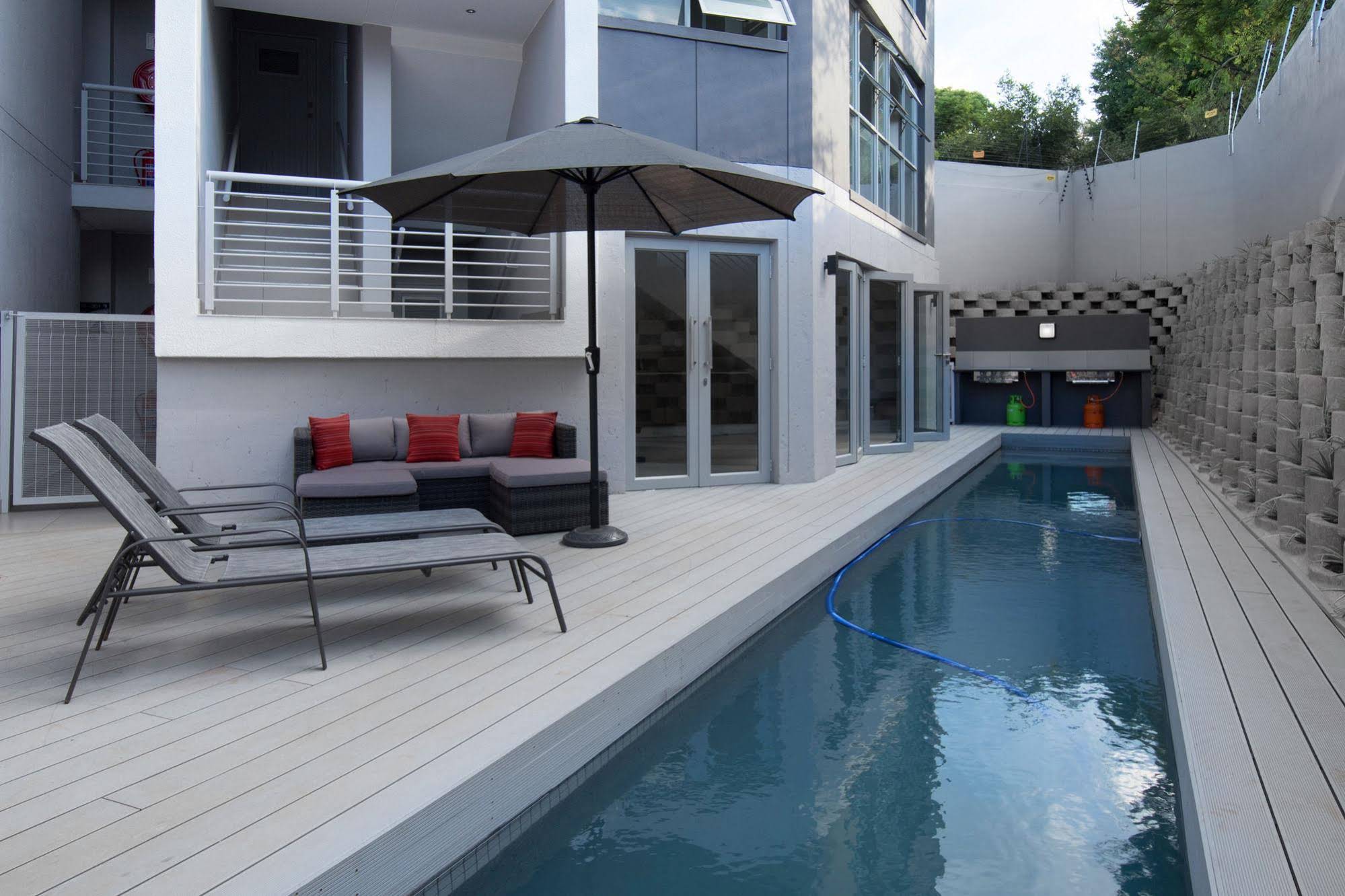 Insignia Luxury Apartments
