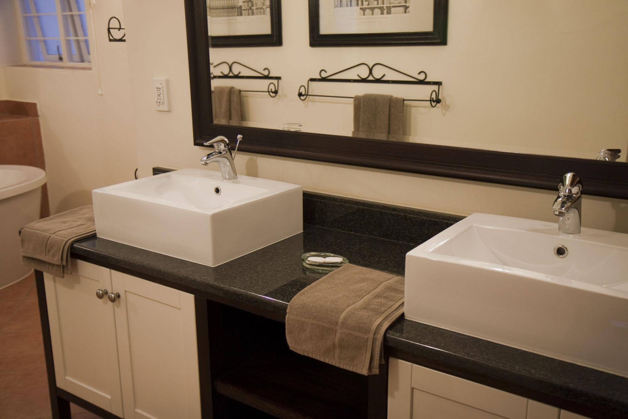 Melrose Place Boutique Hotel