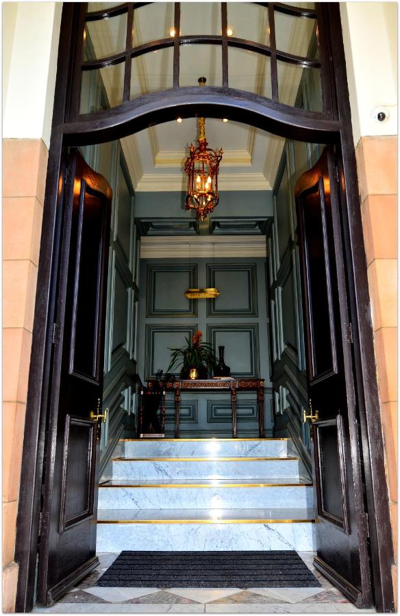 Monarch Hotel