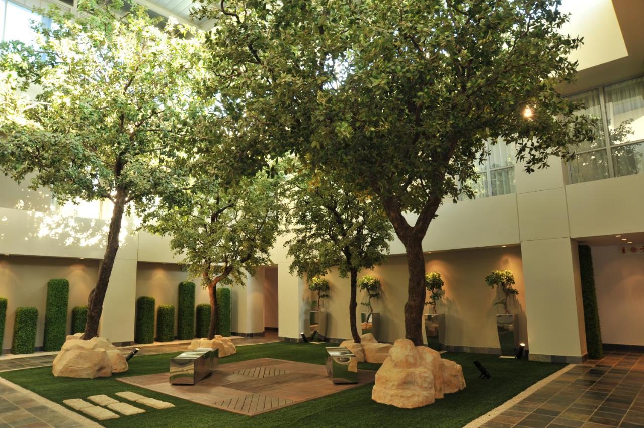 Radisson Blu Hotel Sandton, Johannesburg