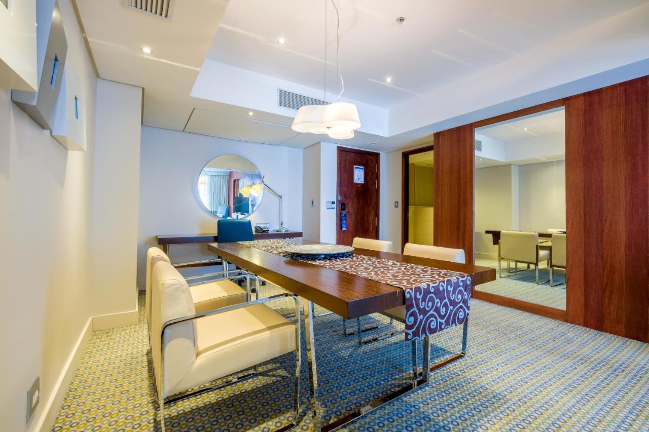 Radisson Blu Hotel Sandton, Johannesburg
