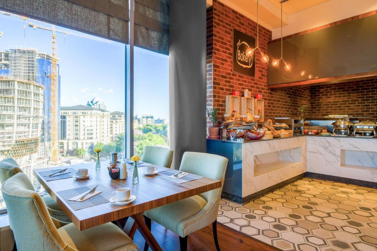 Radisson Blu Hotel Sandton, Johannesburg