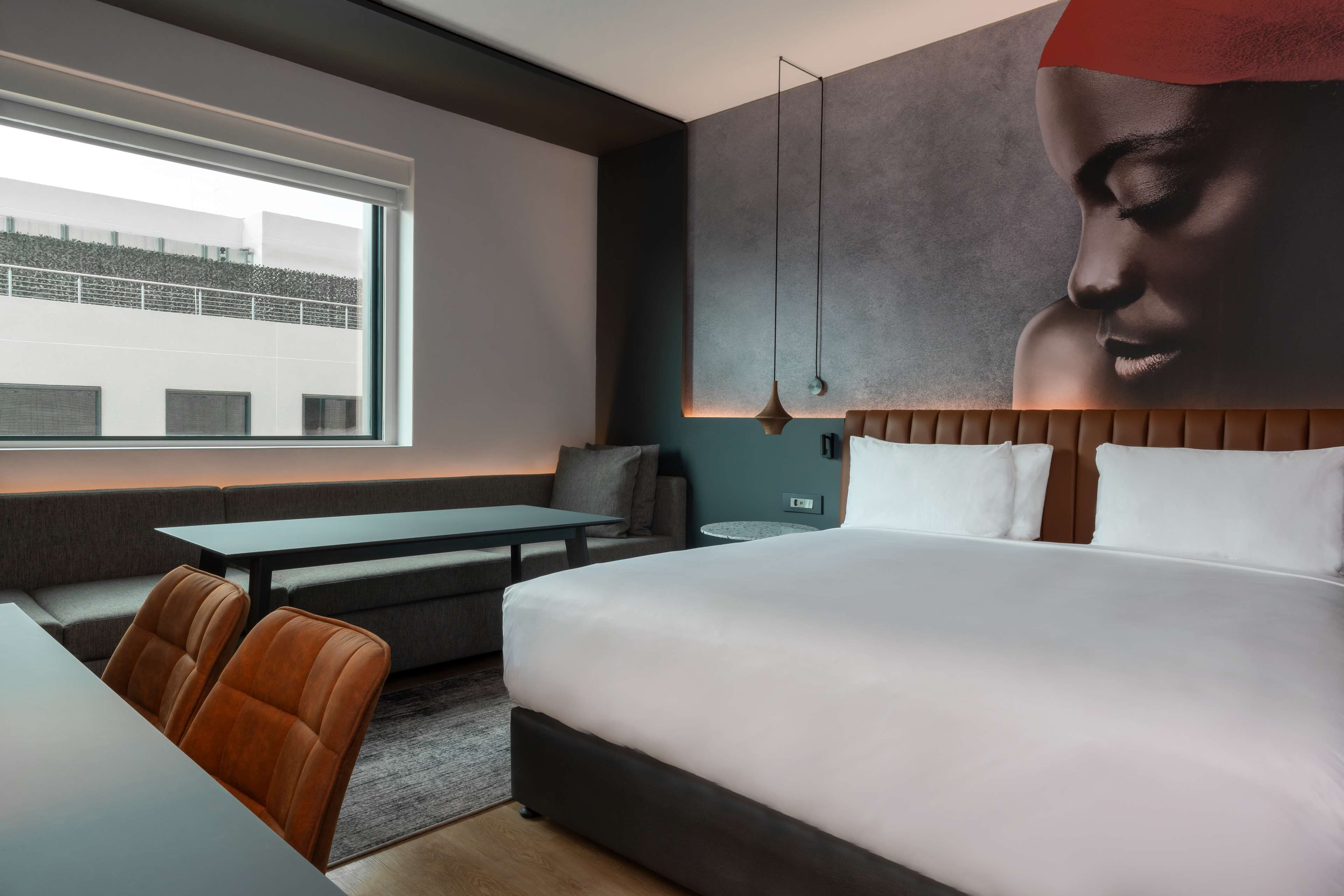 Radisson RED Johannesburg Rosebank