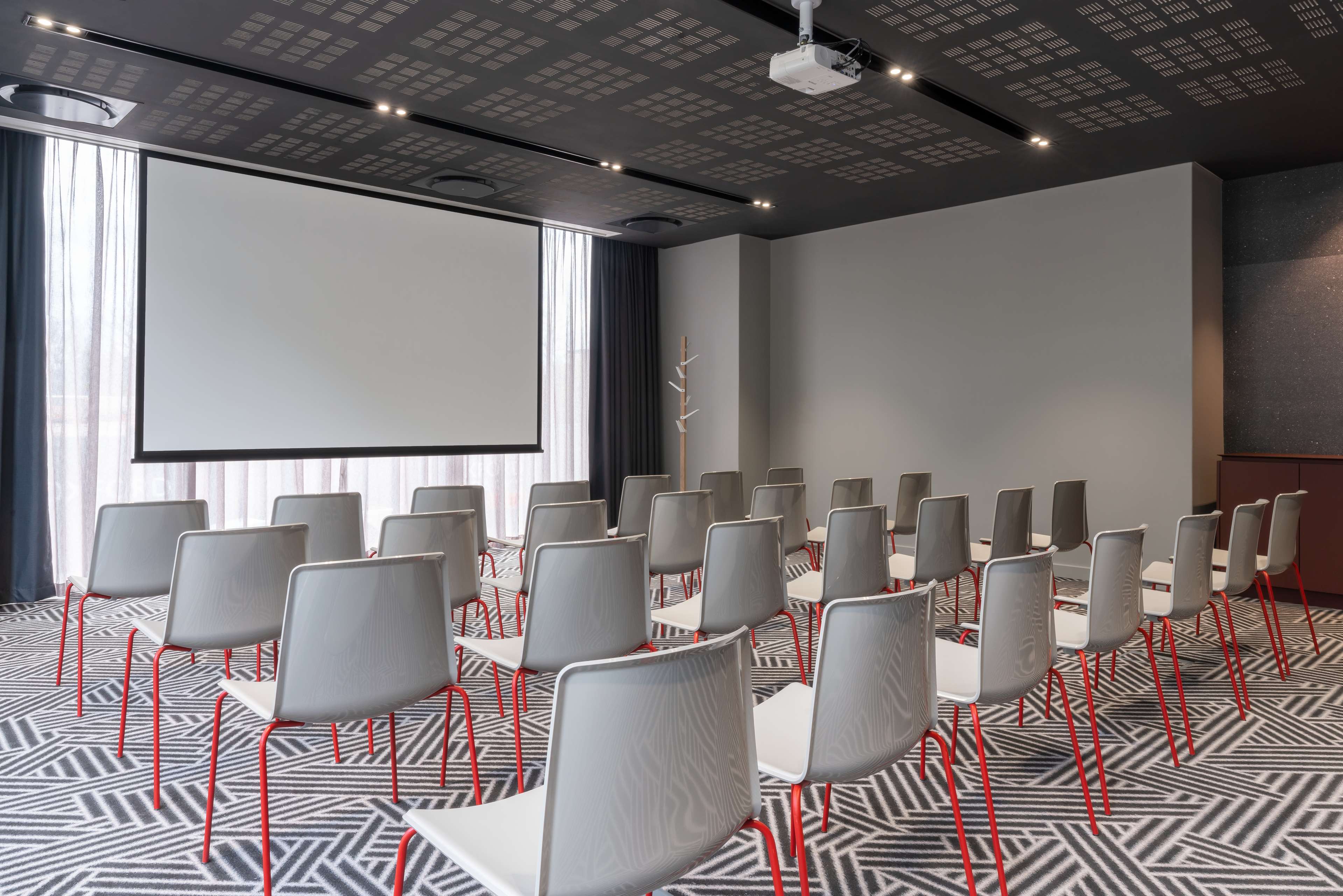 Radisson RED Johannesburg Rosebank